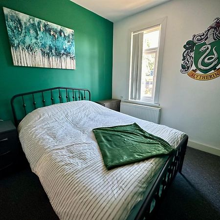 Wizards Corner Spacious 3 Bed Near Watford Junction المظهر الخارجي الصورة